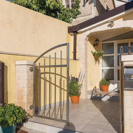 Nice Home In Sibenik With Kitchen Zewnętrze zdjęcie