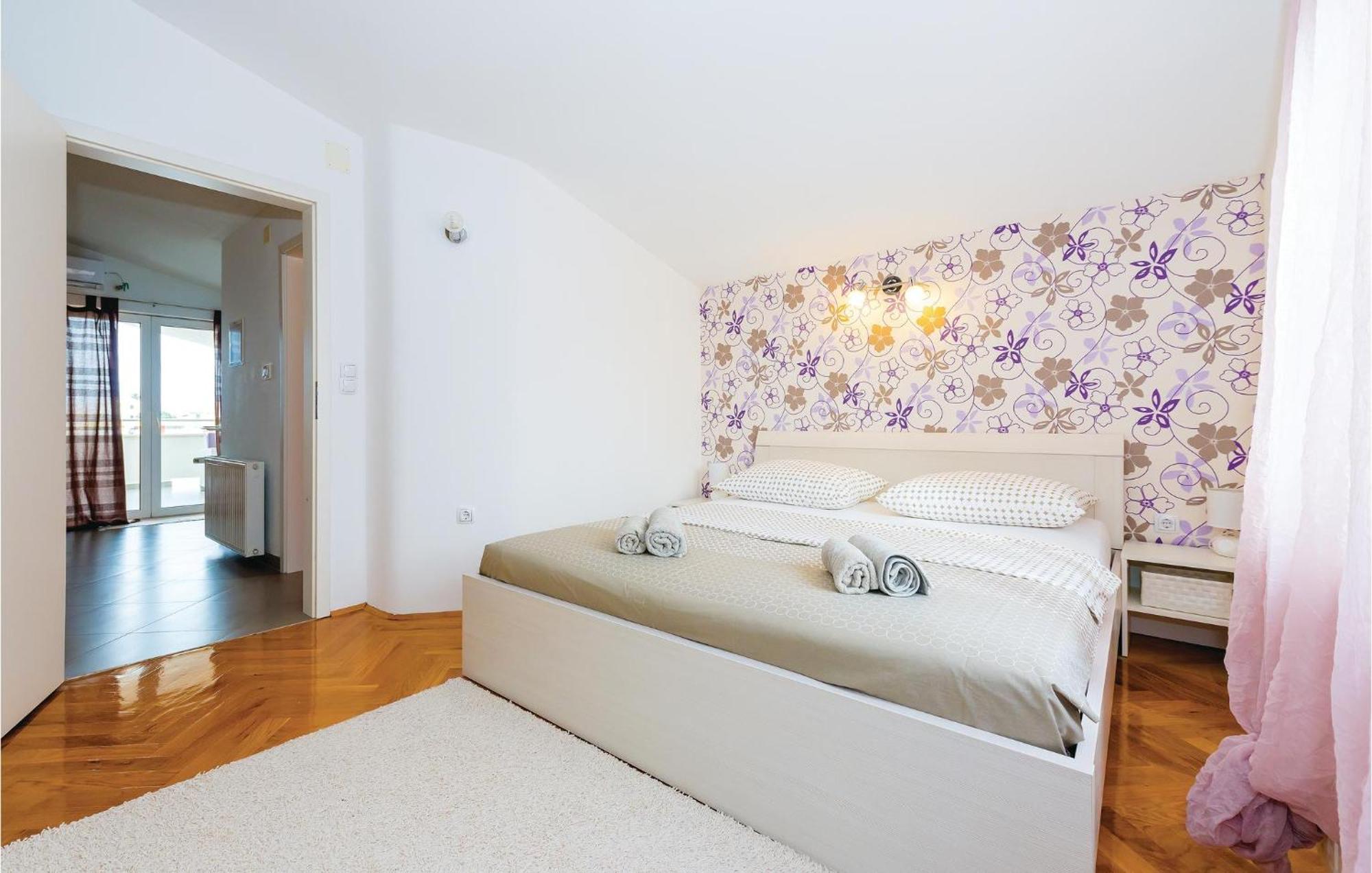 Nice Home In Sibenik With Kitchen Zewnętrze zdjęcie